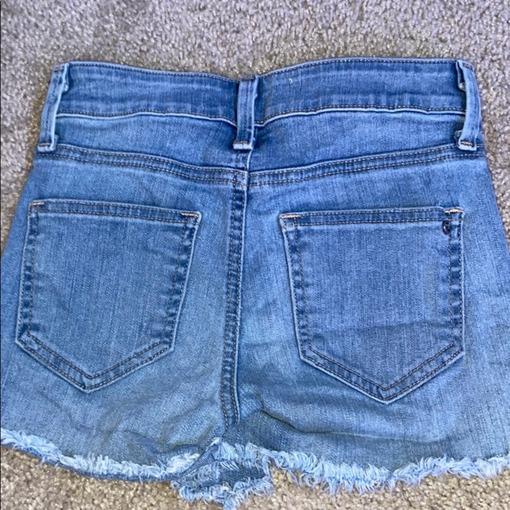 GUESS SHORTS - Picture 2 of 2